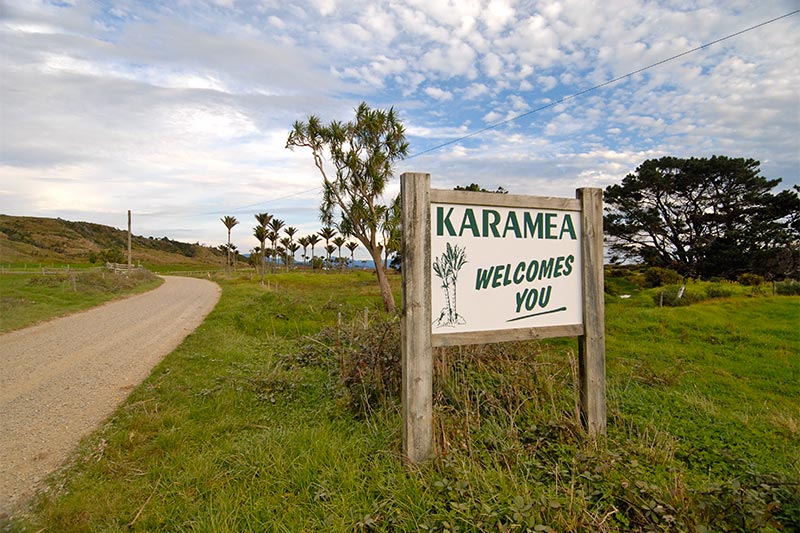 Karamea Welcomes You Sign